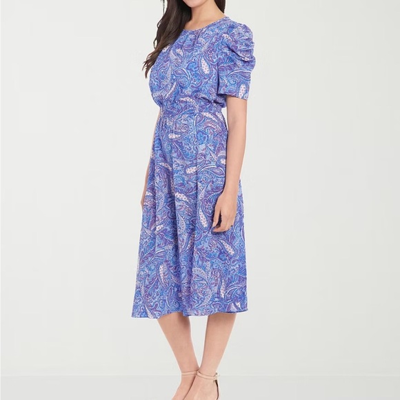 Maggy London Int’l short sleeve Paisley midi-fit and flare dress. - Picture 2 of 3